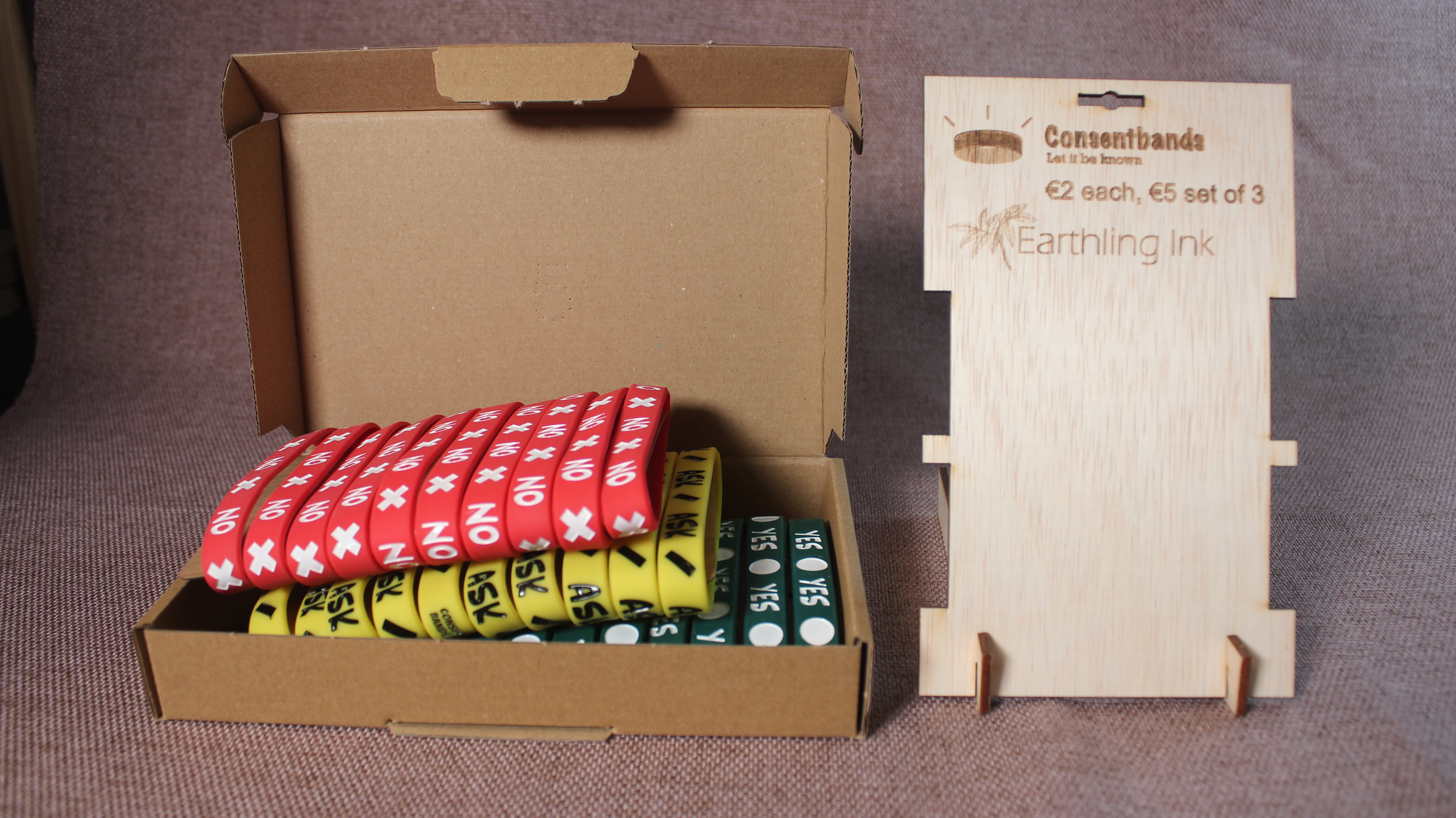 Vendor pack with 30 bands and custom display stand